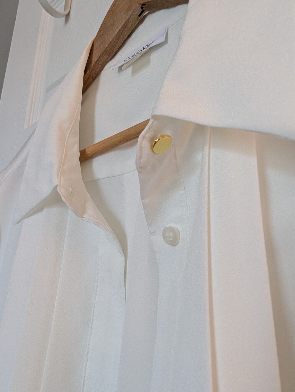 Calvin Klein blouse, size M
Color - Cream
